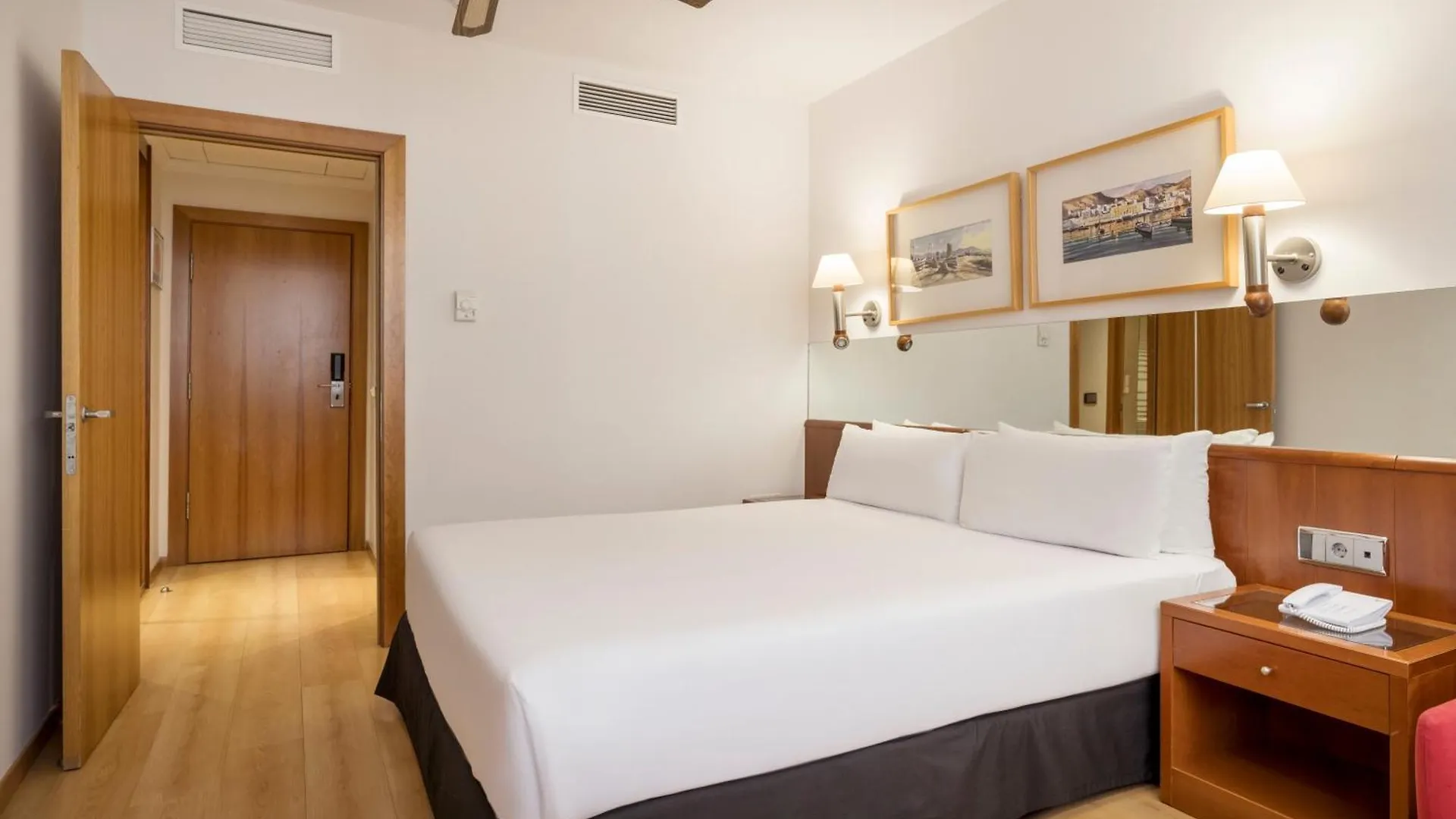 Ilunion Les Corts Spa Hotel Barcelona