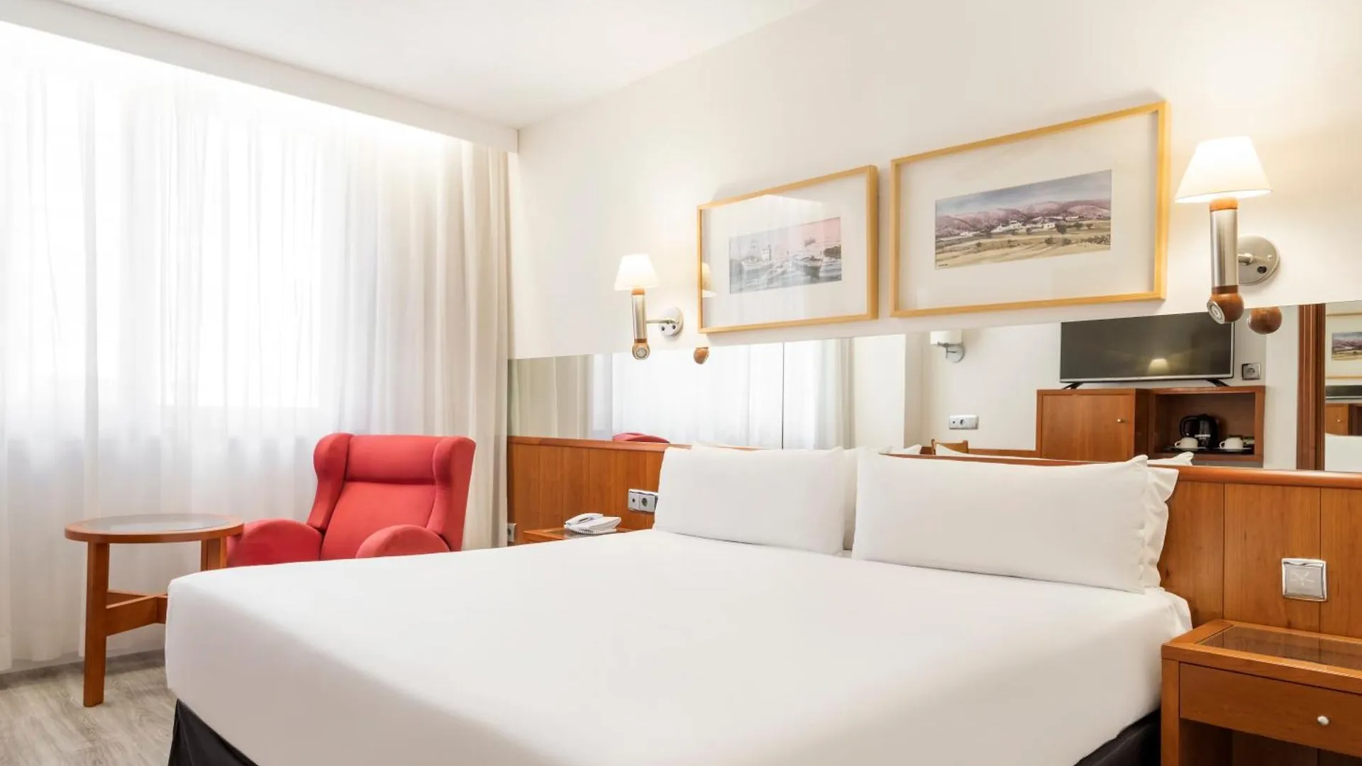 Ilunion Les Corts Spa Hotel Barcelona